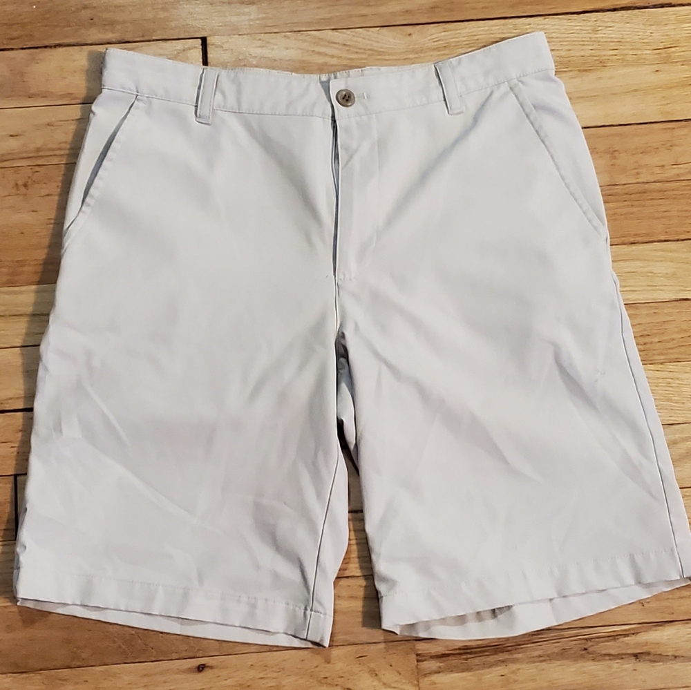 Men's Khaki Izod Golf Shorts, size 33